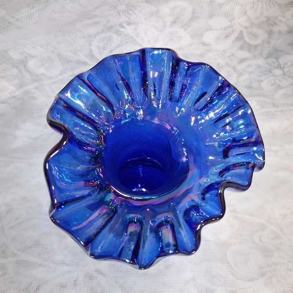 Vintage Gibson Glass Vase Iridescent Blue Ruffle Top Carnival Crackle Finish 6.5 - Picture 8 of 17